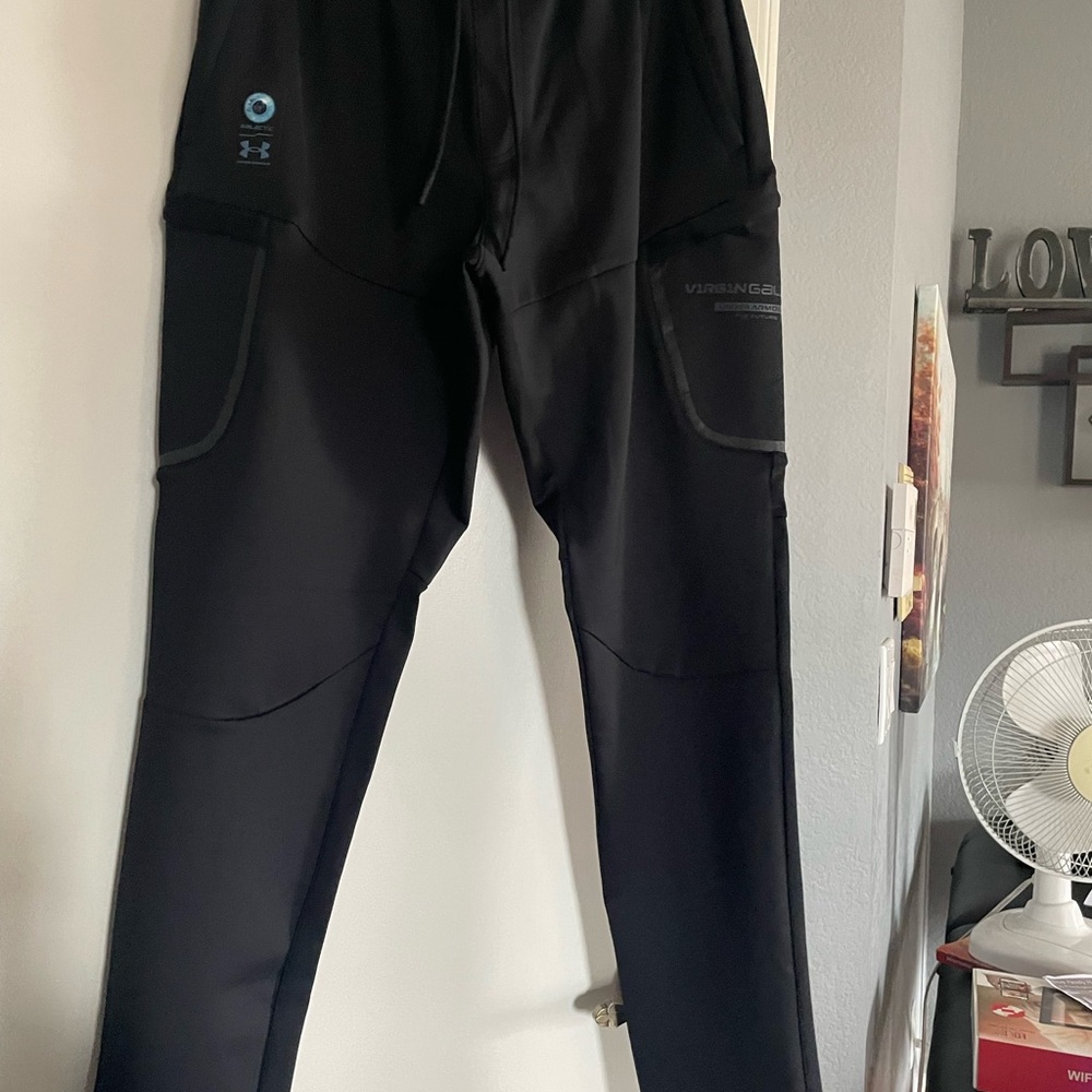 Under Armour NWT Men's Performance Black Pants
